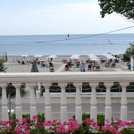 Stella - Casa Per Ferie Hotel Bellaria-Igea Marina Eksteriør billede